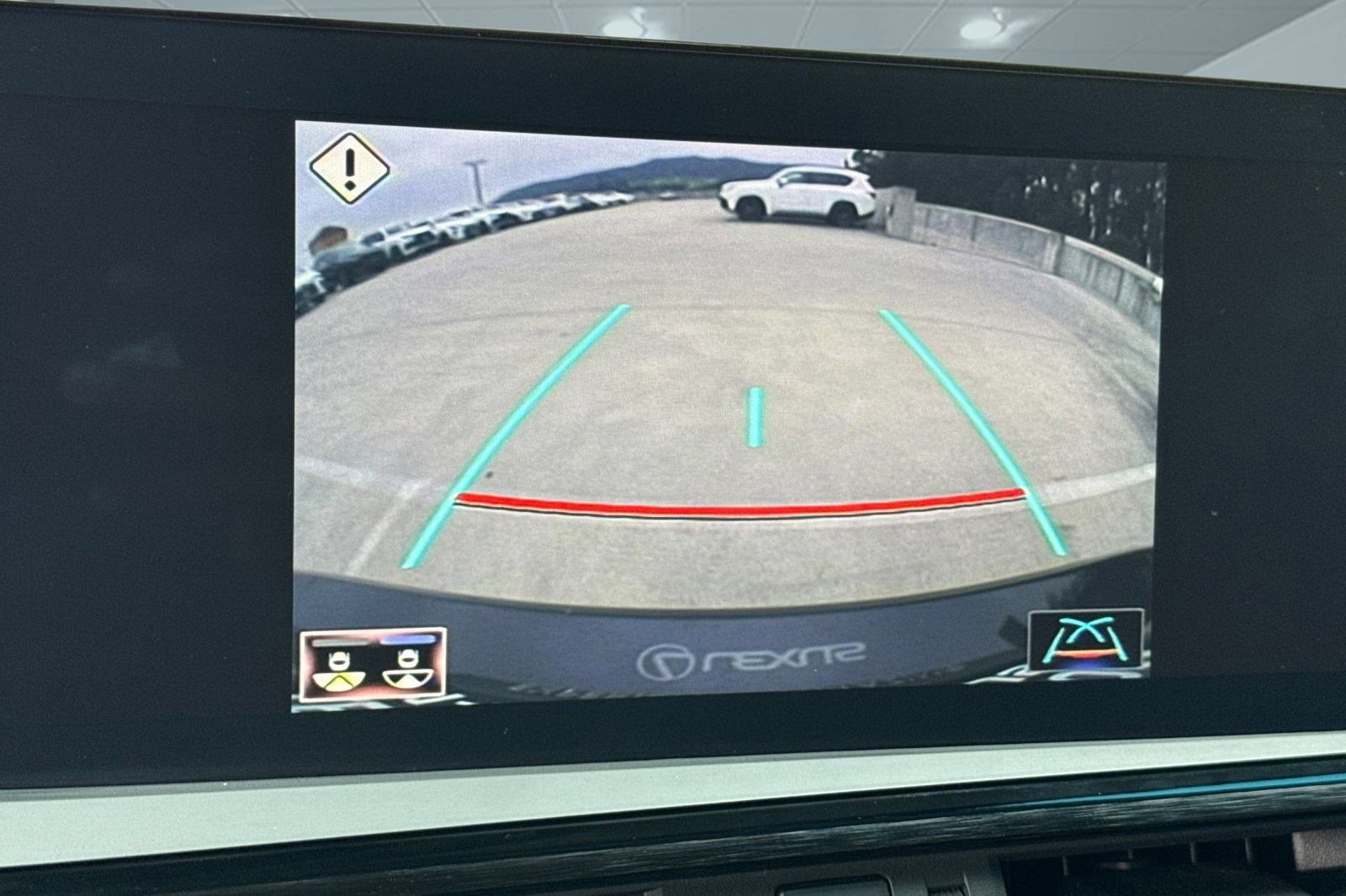 Used 2022 Lexus ES 300h w/ Premium Package image 24