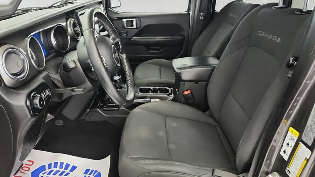 Used 2018 Jeep Wrangler Unlimited Sahara AWD/4WD image 11