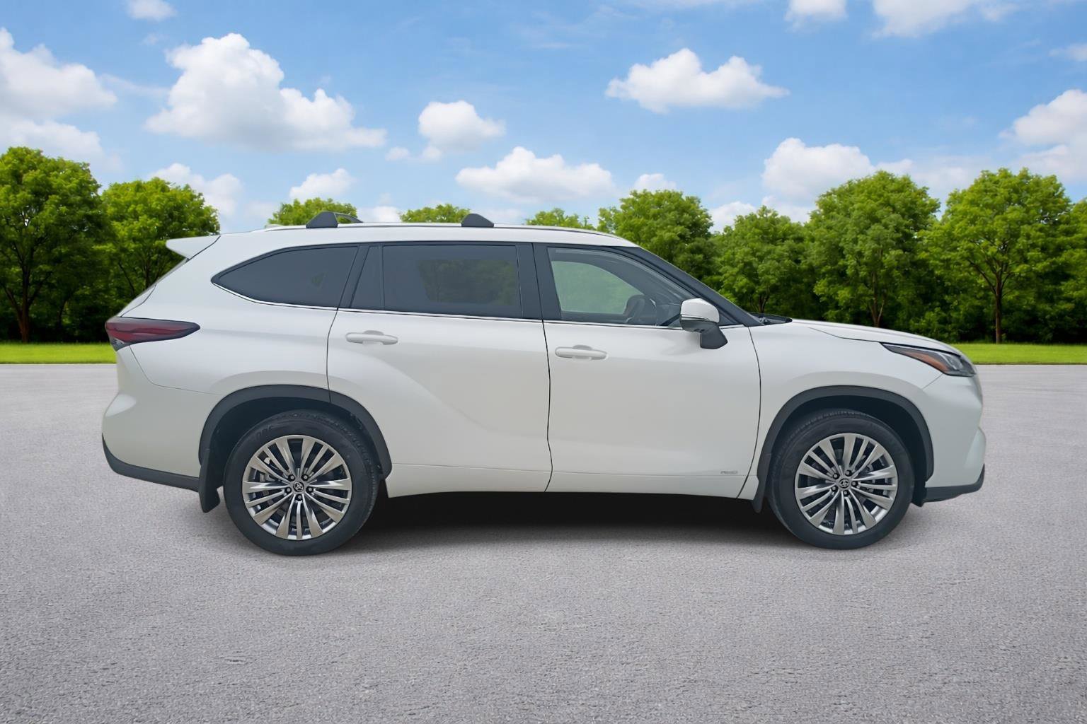 New 2026 Toyota Highlander Platinum image 8