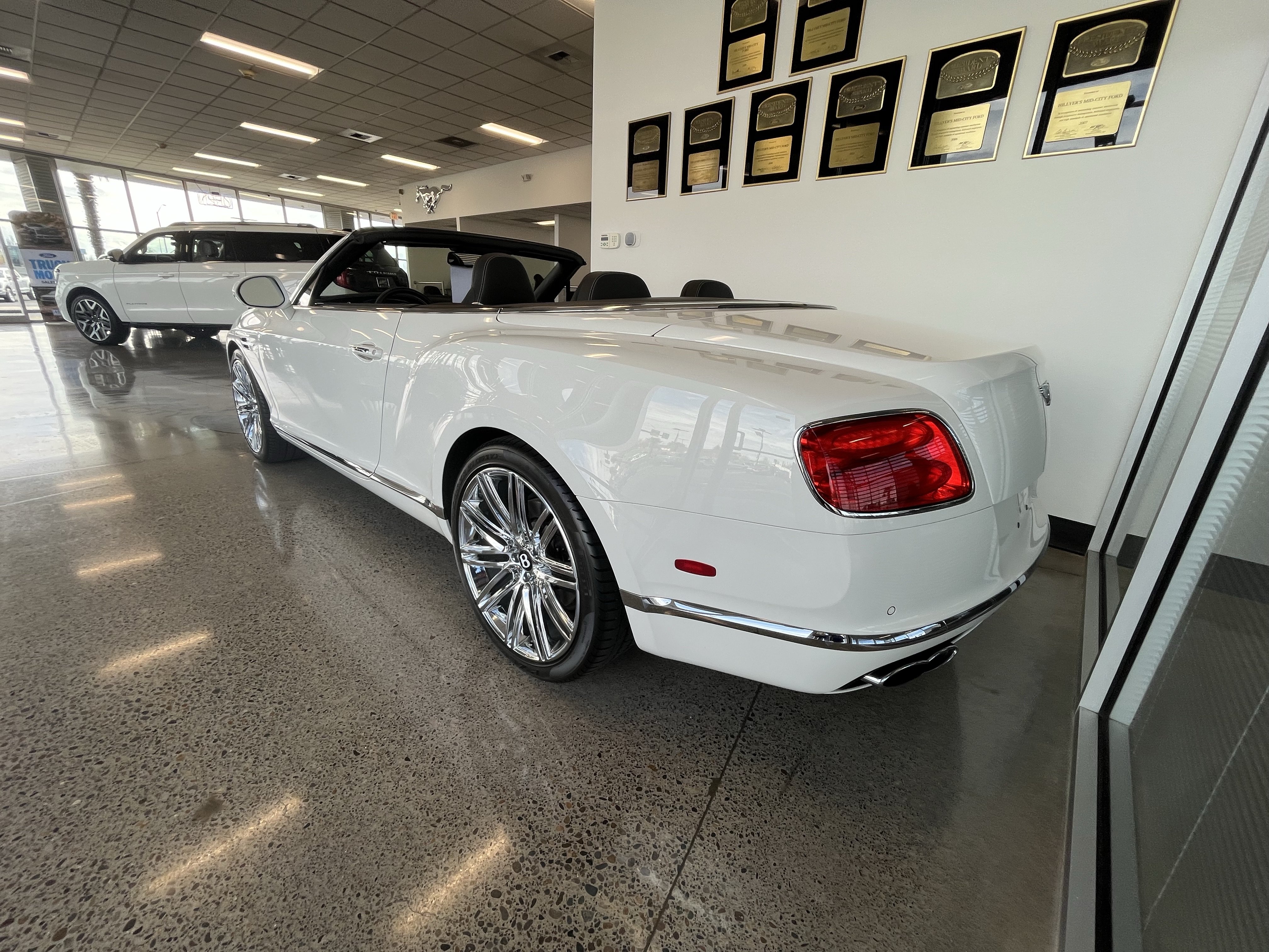 Used 2017 Bentley Continental GT AWD/4WD image 3