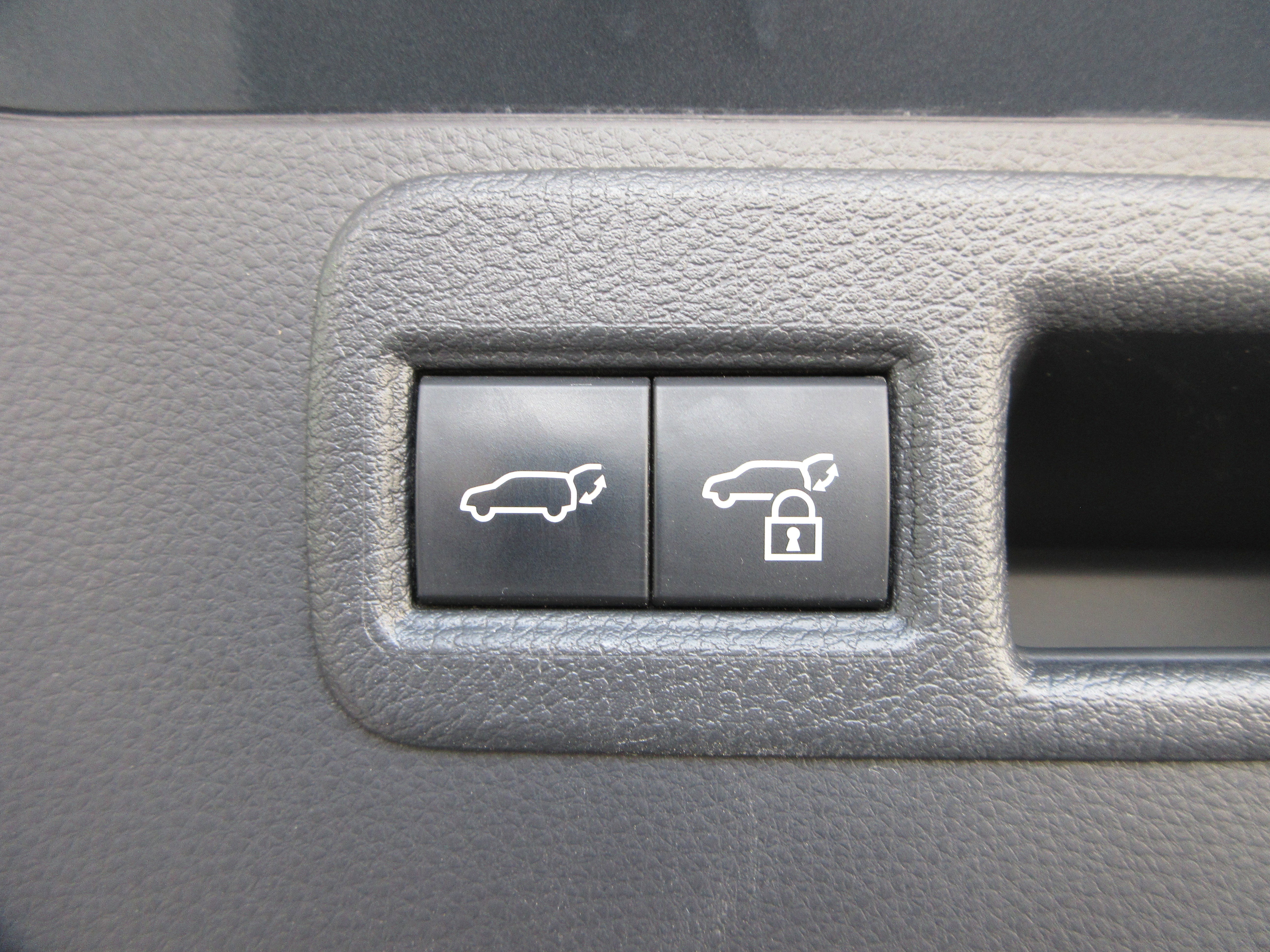 Used 2024 Toyota Venza XLE image 51