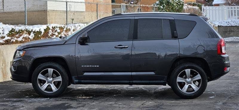 Used 2016 Jeep Compass High Altitude image 2