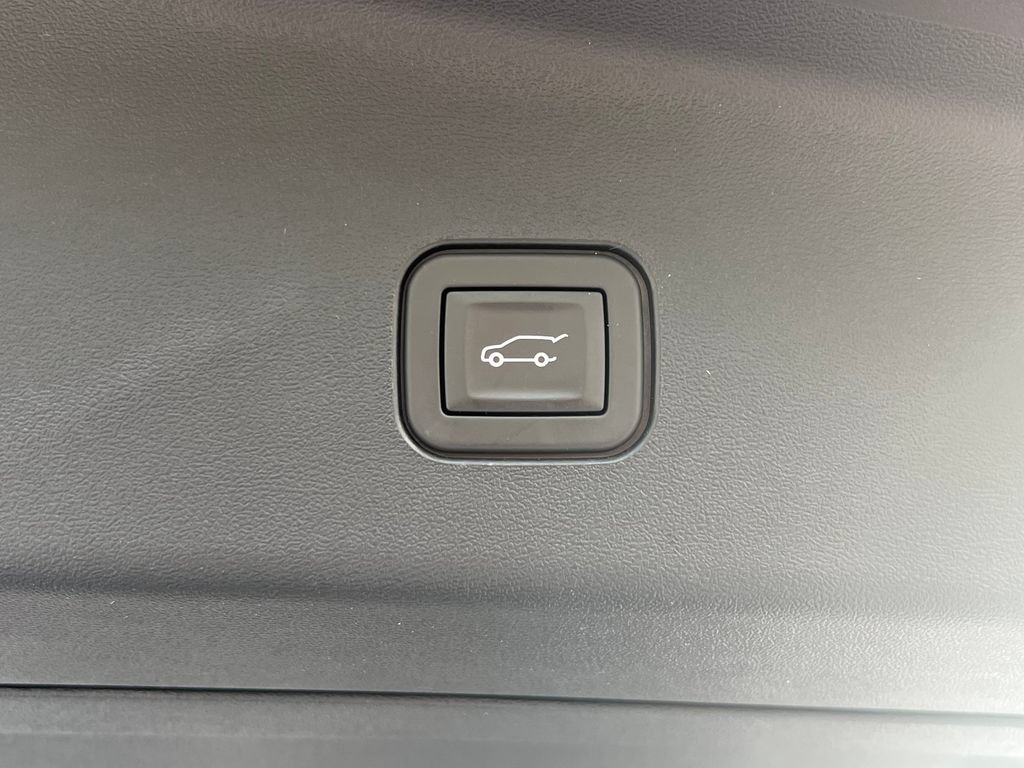 Certified 2026 Cadillac Vistiq Sport w/ LPO, Floor Liner Package AWD/4WD image 20