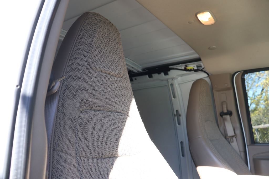 Used 2022 Chevrolet Express 3500 w/ Driver Convenience Package image 36