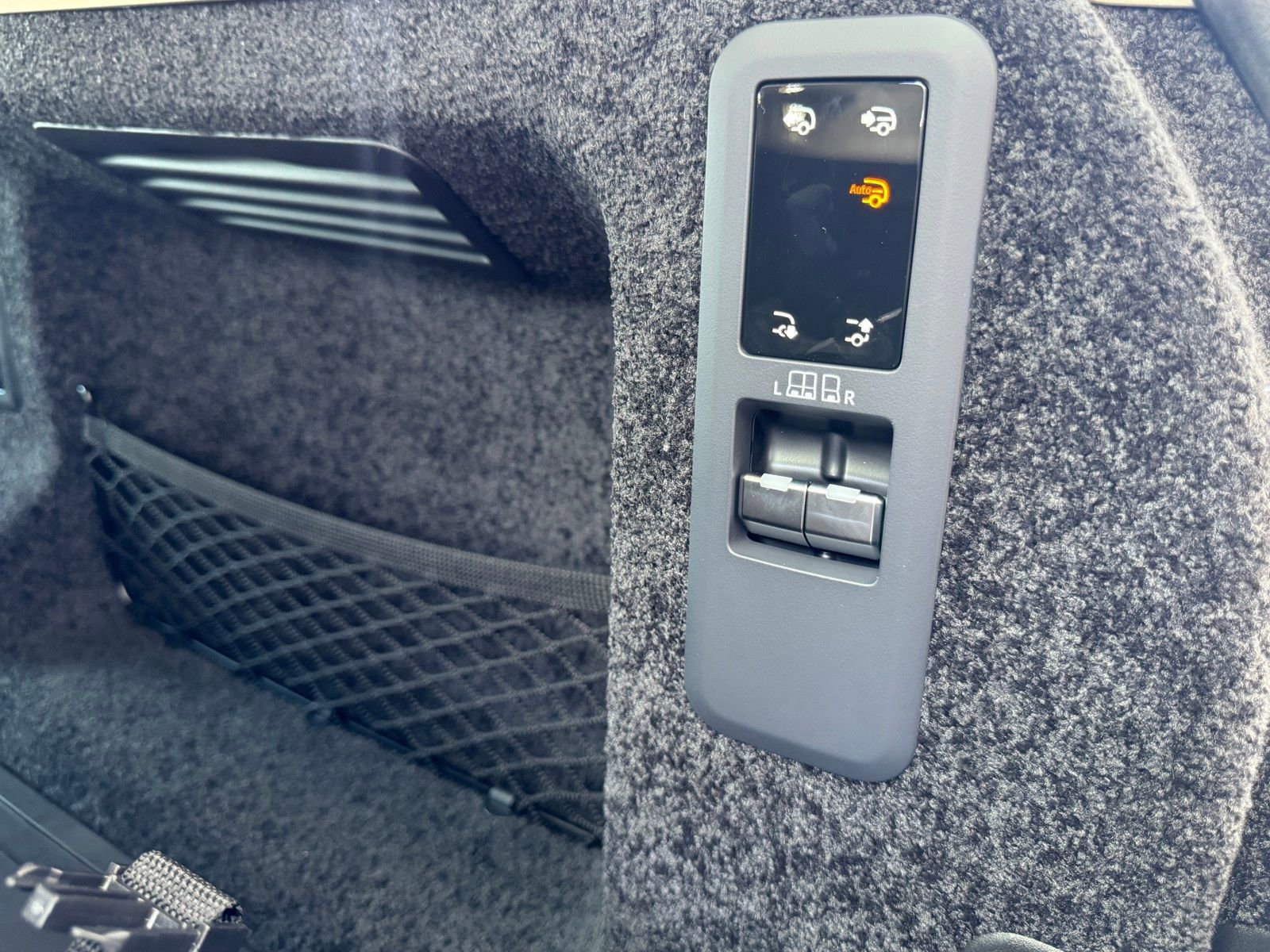 New 2026 Land Rover Range Rover SE image 26