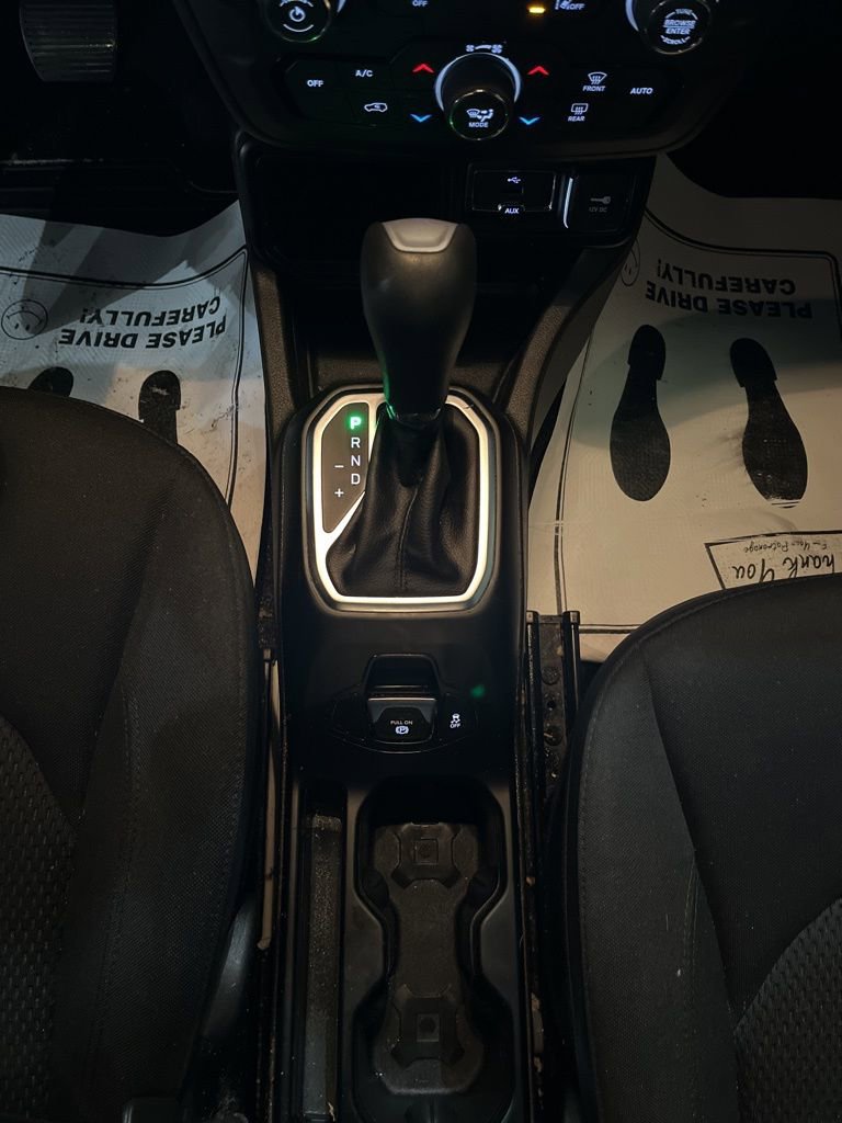 Used 2018 Jeep Renegade Altitude w/ UConnect 8.4 Nav Group image 28