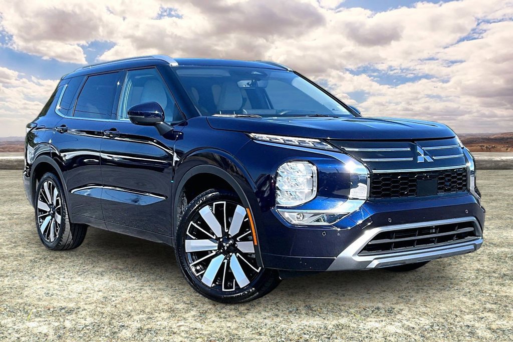 Used 2025 Mitsubishi Outlander SEL FWD image 1