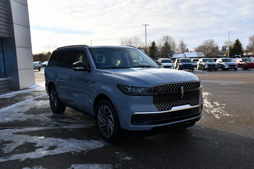 New 2025 Lincoln Navigator Reserve image 9