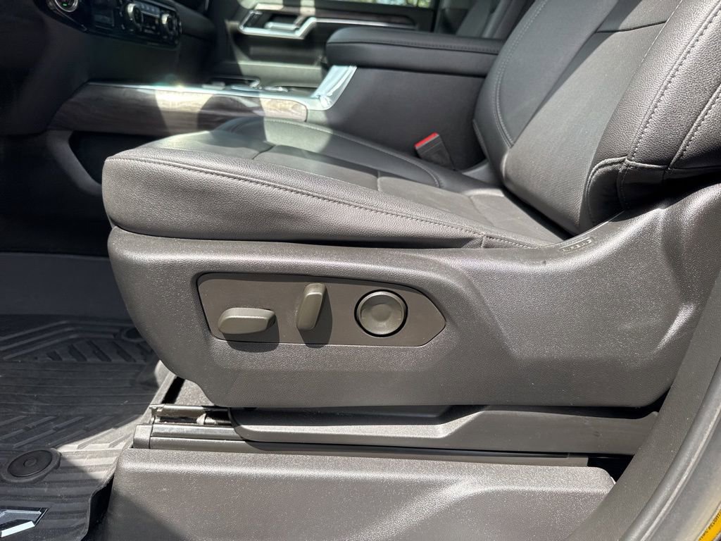 Used 2024 Chevrolet Silverado 3500 LTZ AWD/4WD image 21