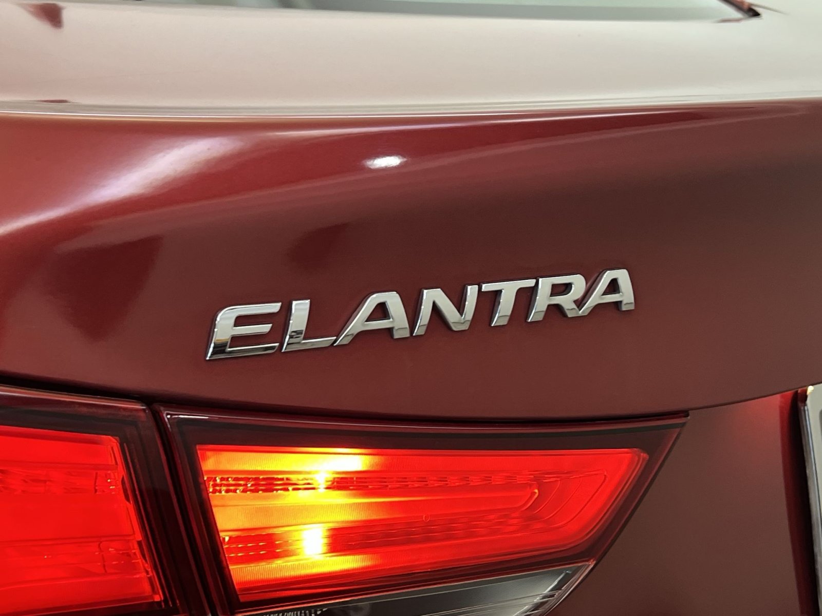 Used 2014 Hyundai Elantra SE FWD image 36