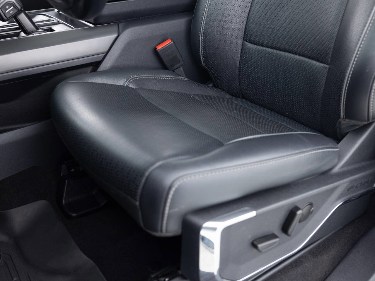 Used 2024 Ford F150 Lariat w/ Bed Utility Package AWD/4WD image 28