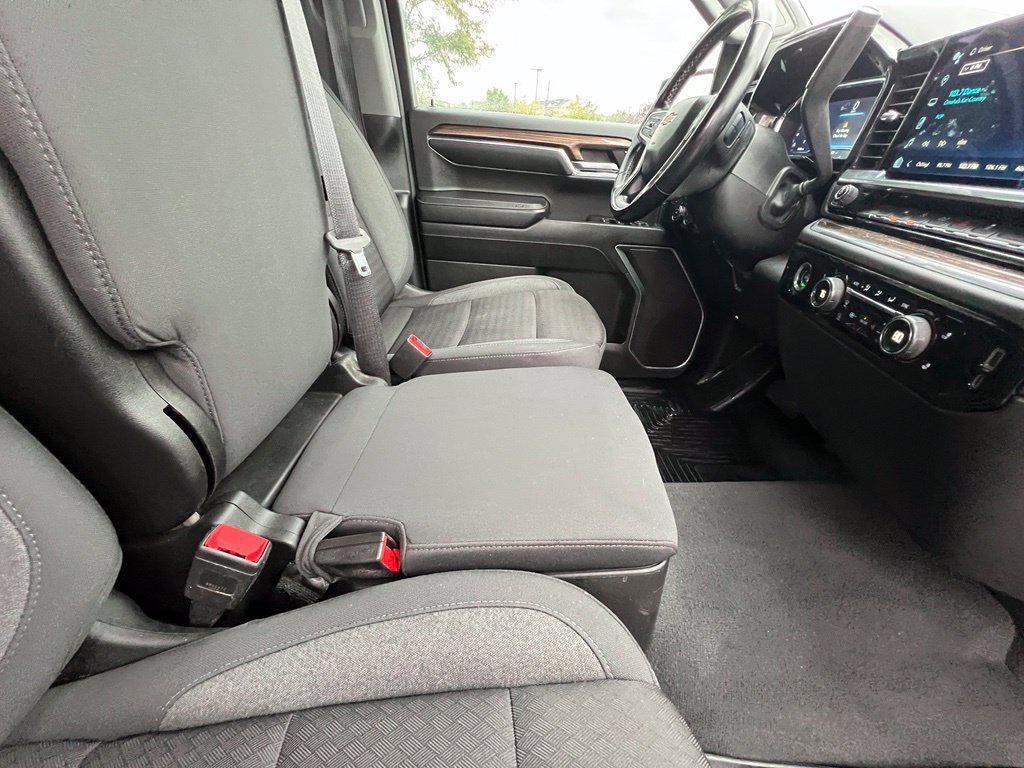Used 2024 Chevrolet Silverado 1500 LT AWD/4WD image 29
