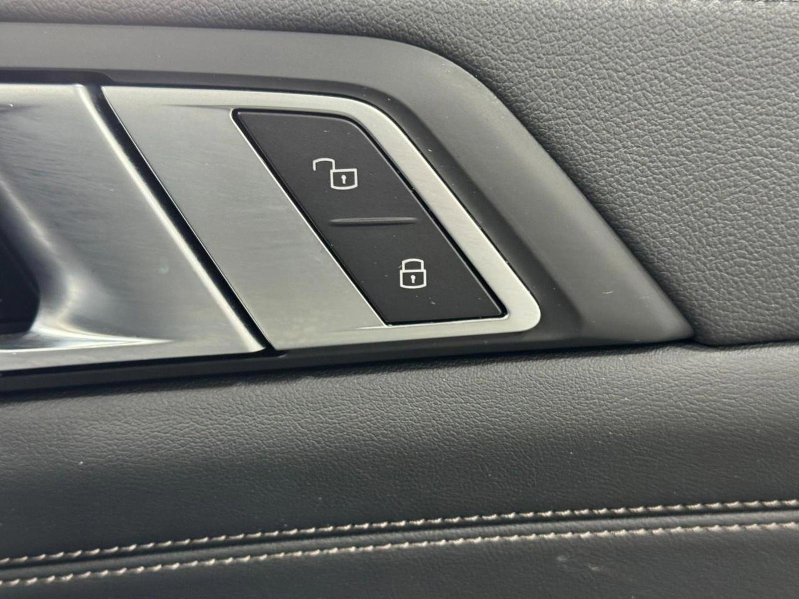 Certified 2023 BMW X5 xDrive45e w/ Climate Comfort Package image 22