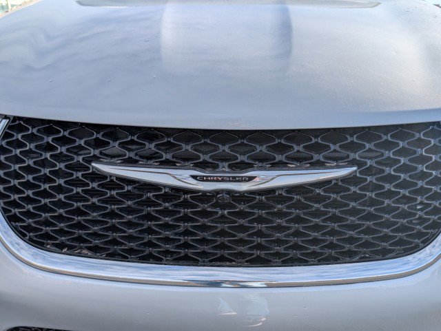 New 2026 Chrysler Pacifica Select image 6