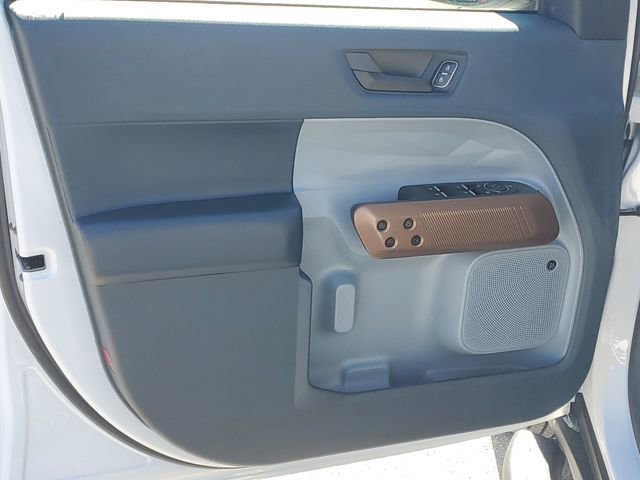 Used 2024 Ford Maverick Lariat image 8