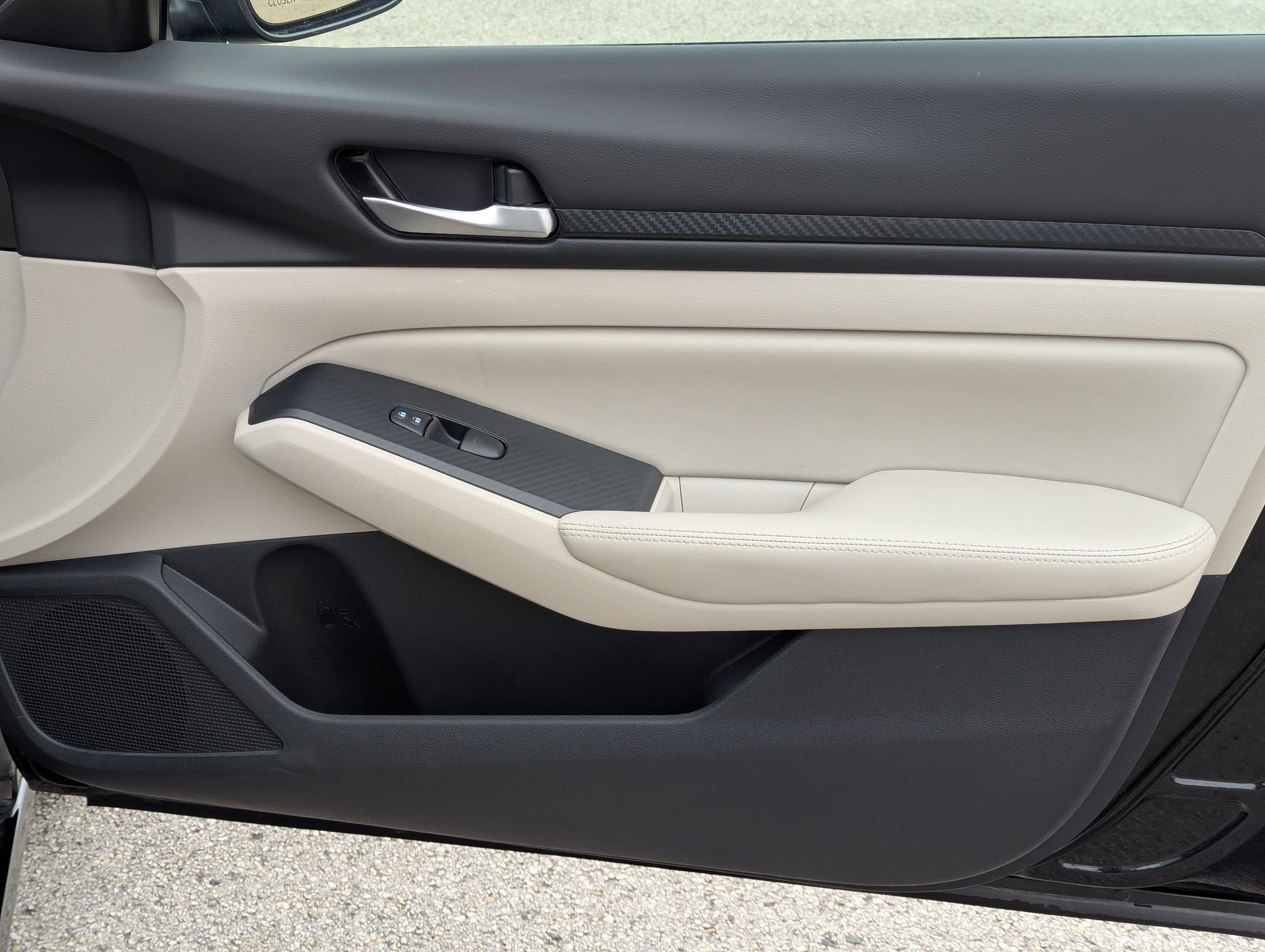 Used 2025 Nissan Altima 2.5 SV image 28