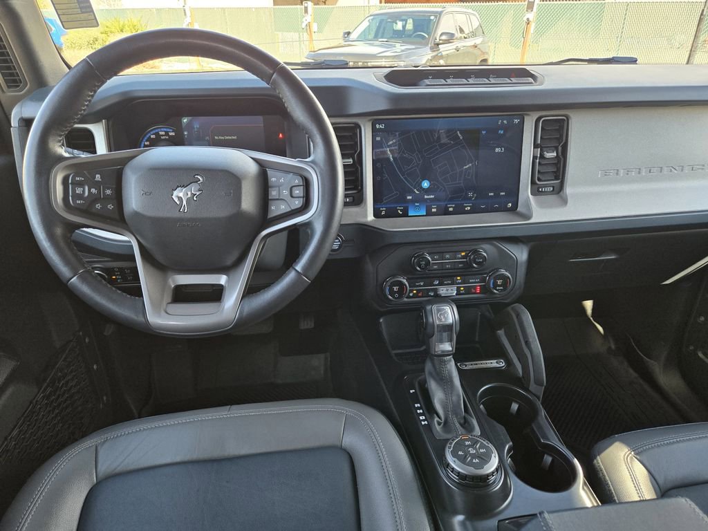 Used 2024 Ford Bronco Outer Banks AWD/4WD image 15