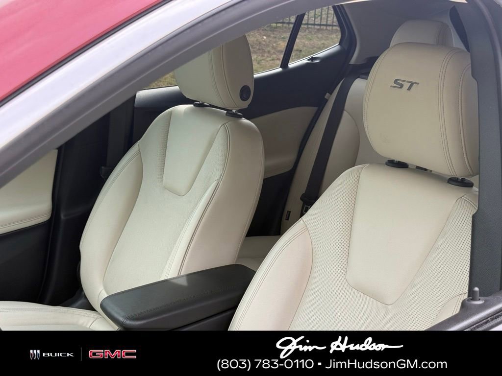 Used 2025 Buick Encore GX Sport Touring w/ Comfort Package FWD image 17