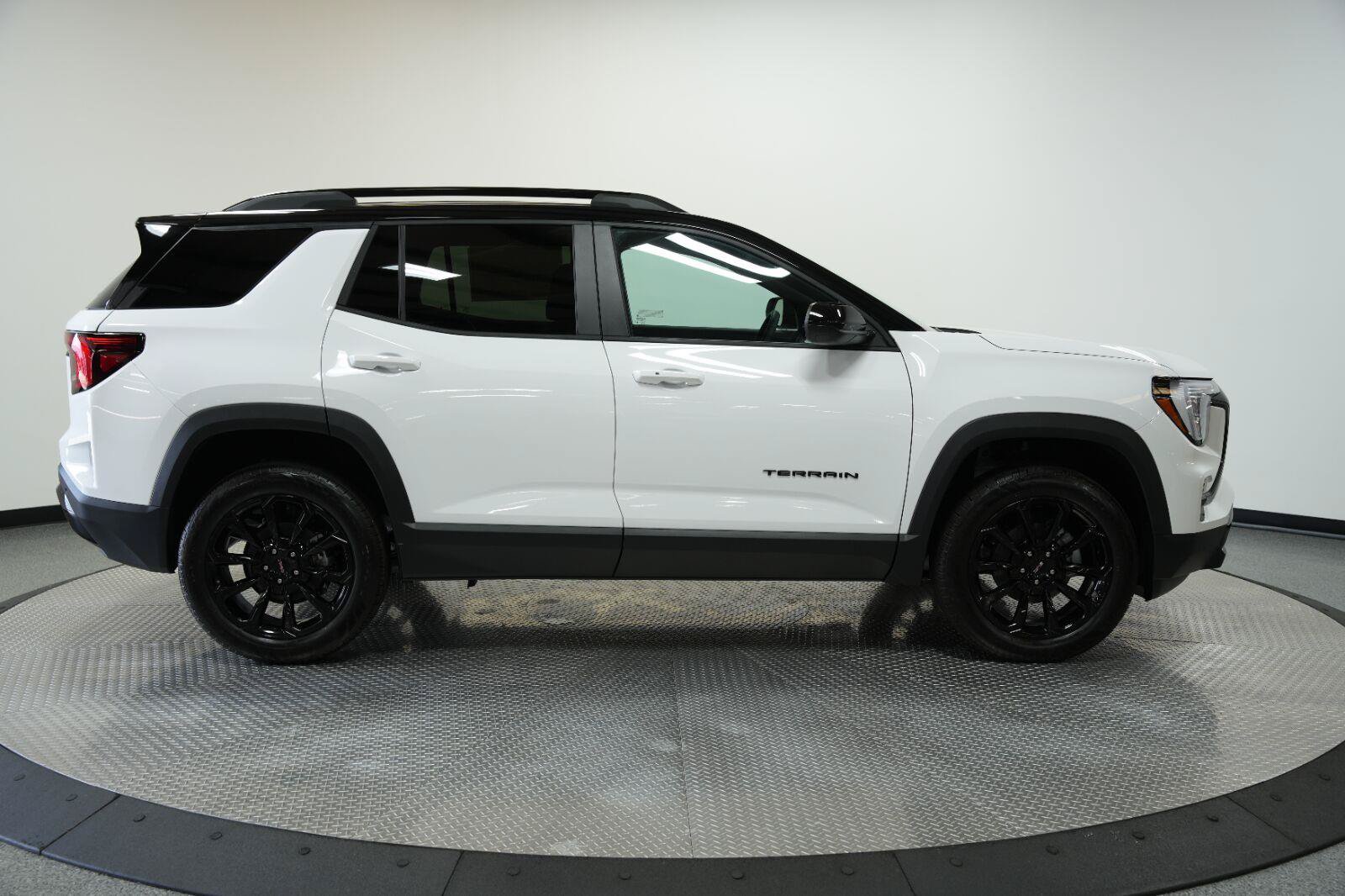 New 2027 GMC Terrain Elevation w/ Black Edition FWD image 8