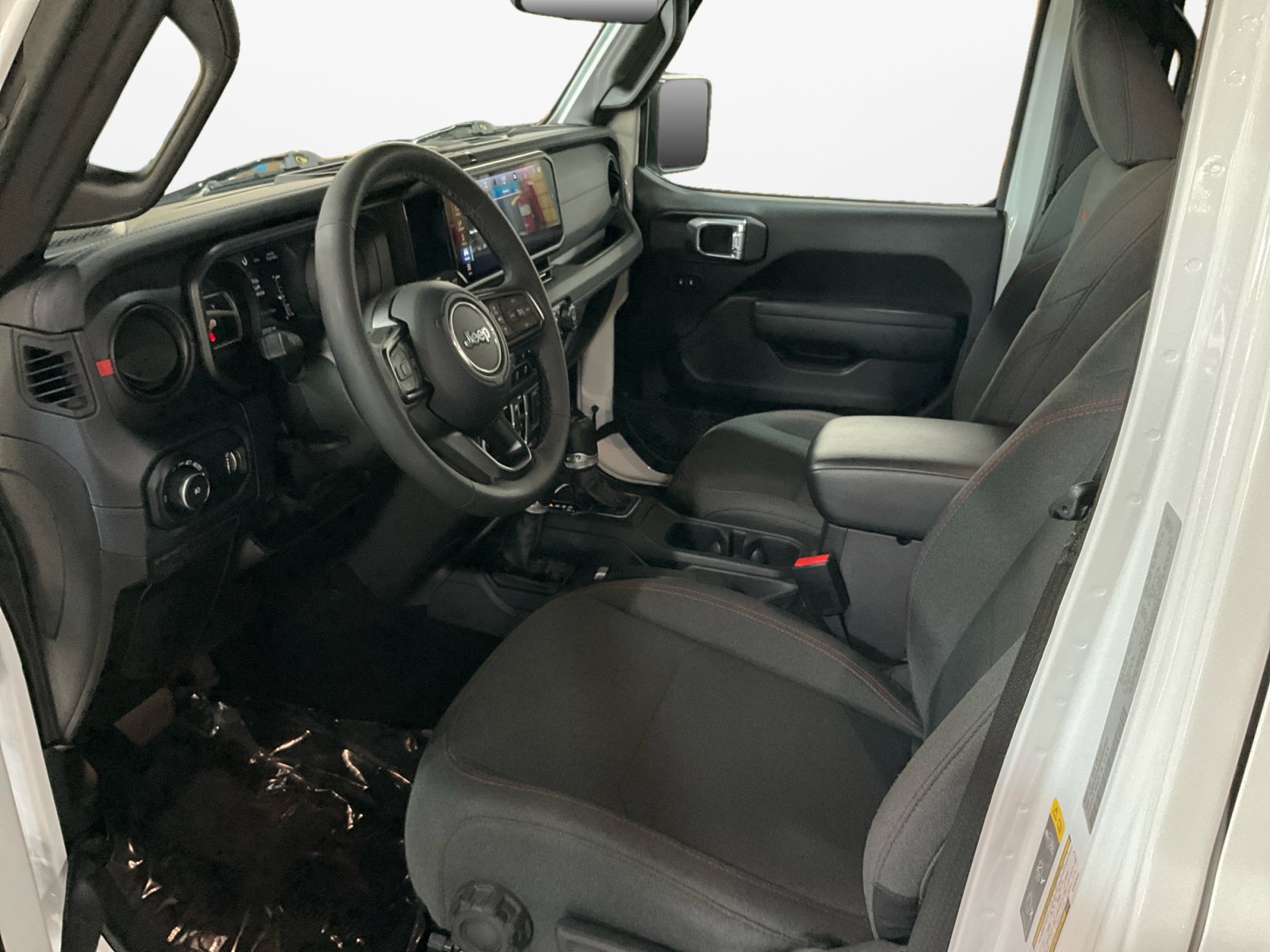 Used 2025 Jeep Wrangler Unlimited Rubicon w/ Convenience Group AWD/4WD image 10
