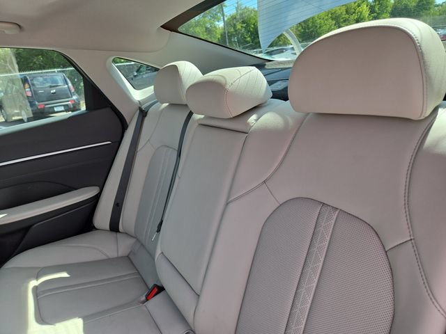 Certified 2022 Hyundai Sonata Limited w/ Preferred Accessory Package FWD image 26