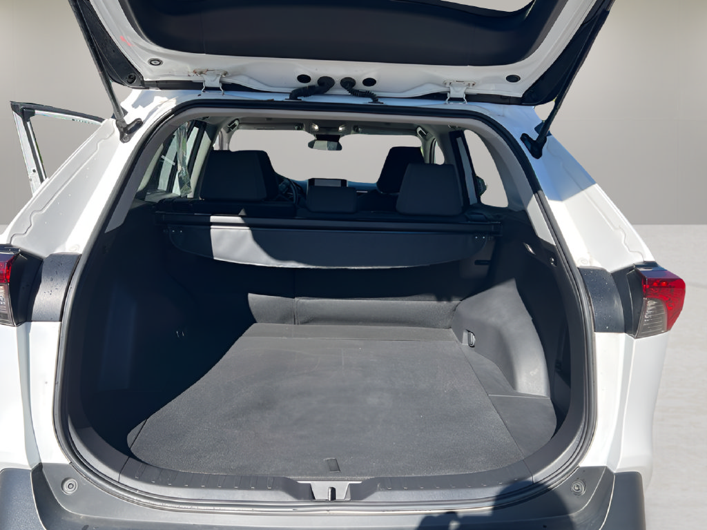 Used 2025 Toyota RAV4 XLE AWD/4WD image 10