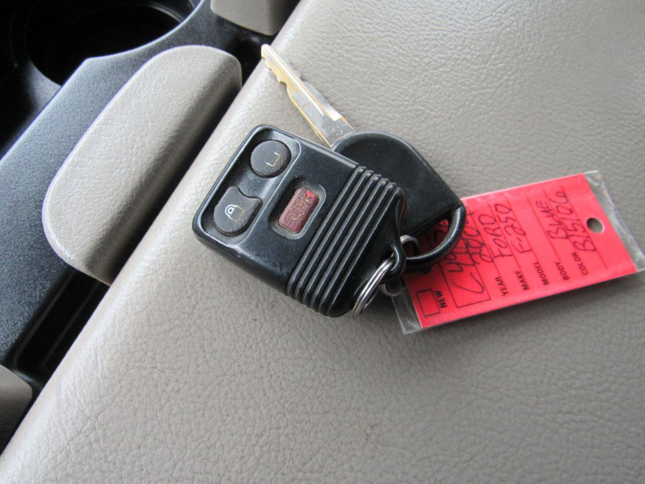 Used 2009 Ford F250 XL AWD/4WD image 15