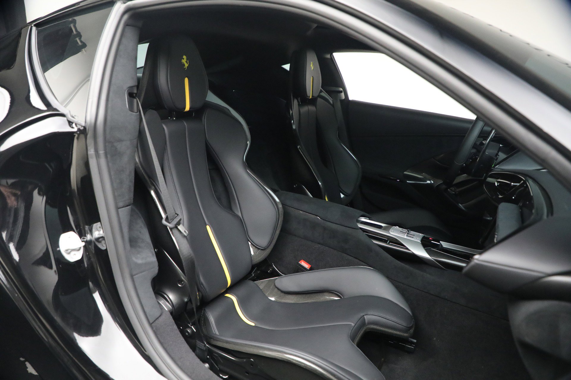 Certified 2025 Ferrari 12Cilindri image 16