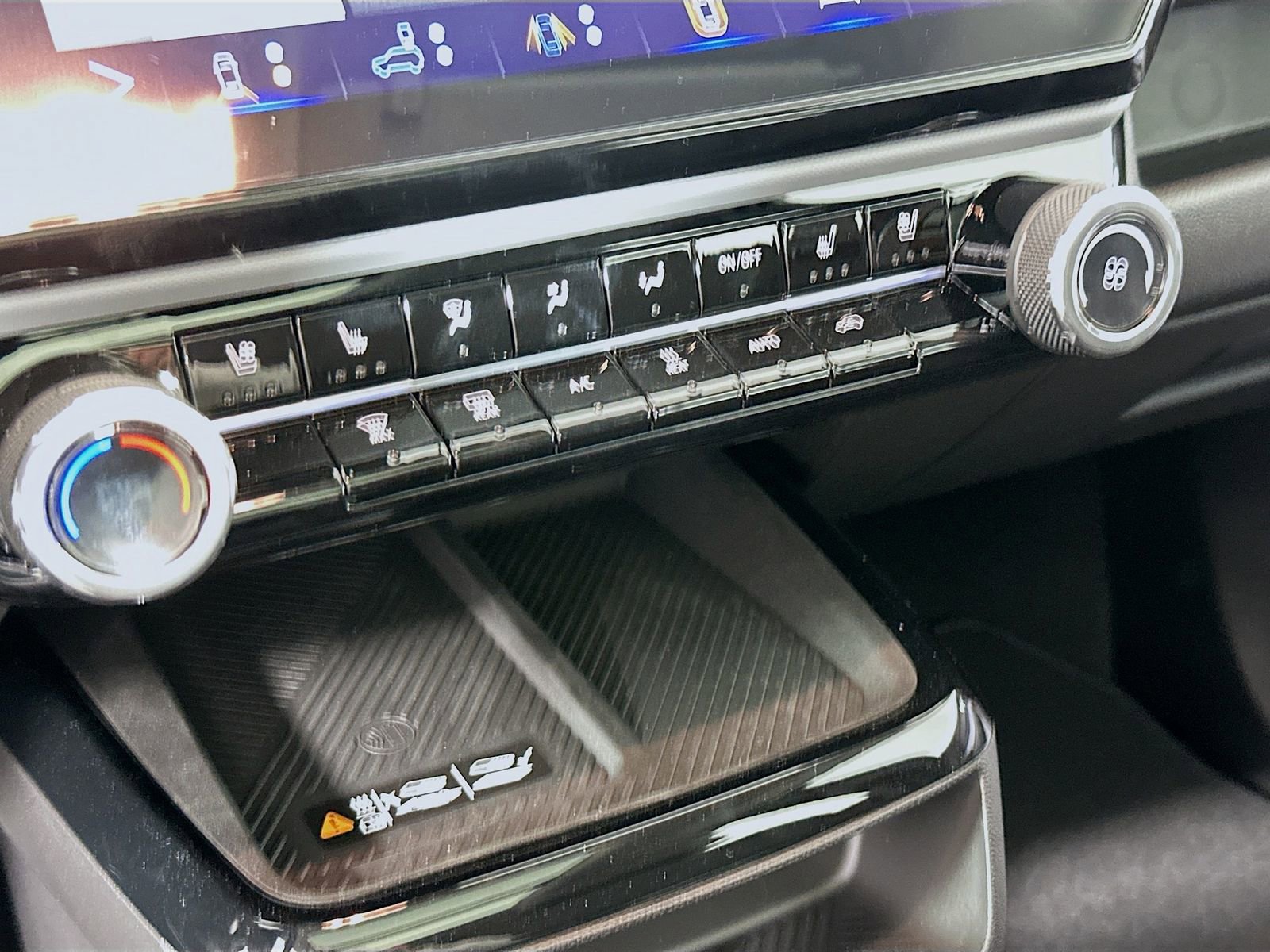 New 2027 Chevrolet Bolt RS w/ Technology Package FWD image 17