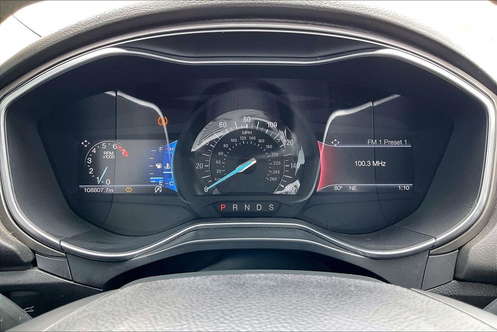 Used 2017 Ford Fusion SE w/ Fusion SE Technology Package FWD image 12