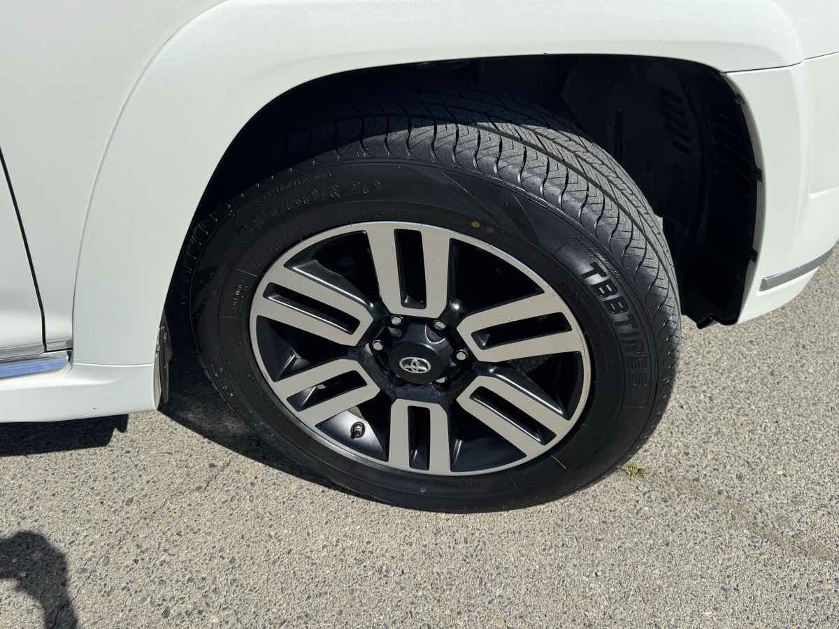 Used 2018 Toyota 4Runner Limited AWD/4WD image 38