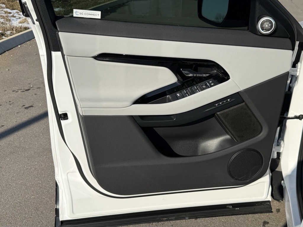 Certified 2026 Land Rover Range Rover Evoque Dynamic SE image 14