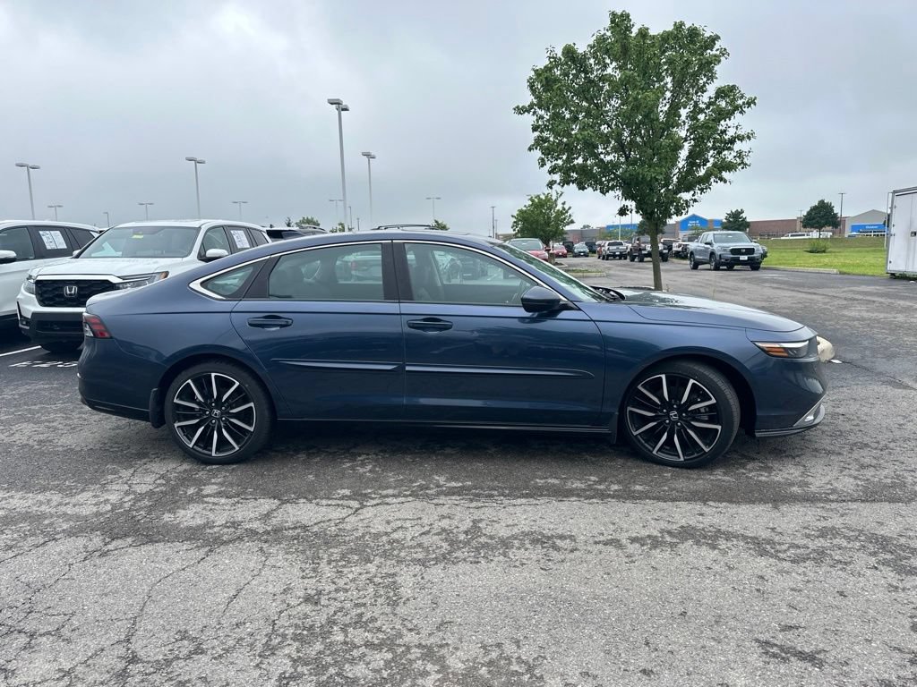 Used 2023 Honda Accord Touring image 12