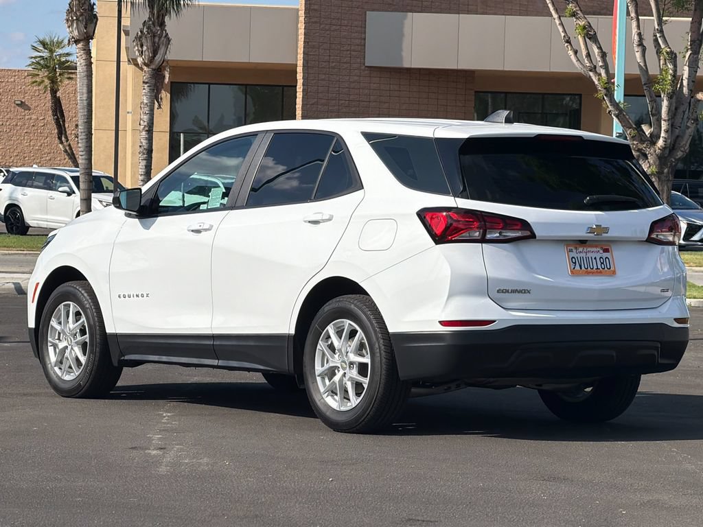 Used 2022 Chevrolet Equinox LS w/ LPO, Floor Liner Package AWD/4WD image 5