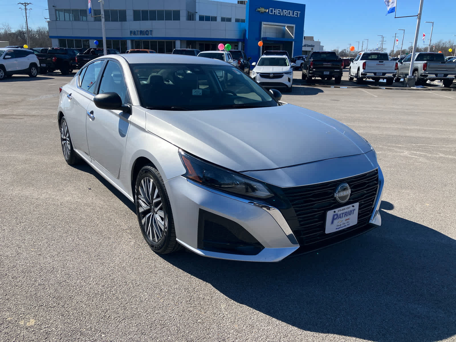 Used 2024 Nissan Altima 2.5 SV image 1