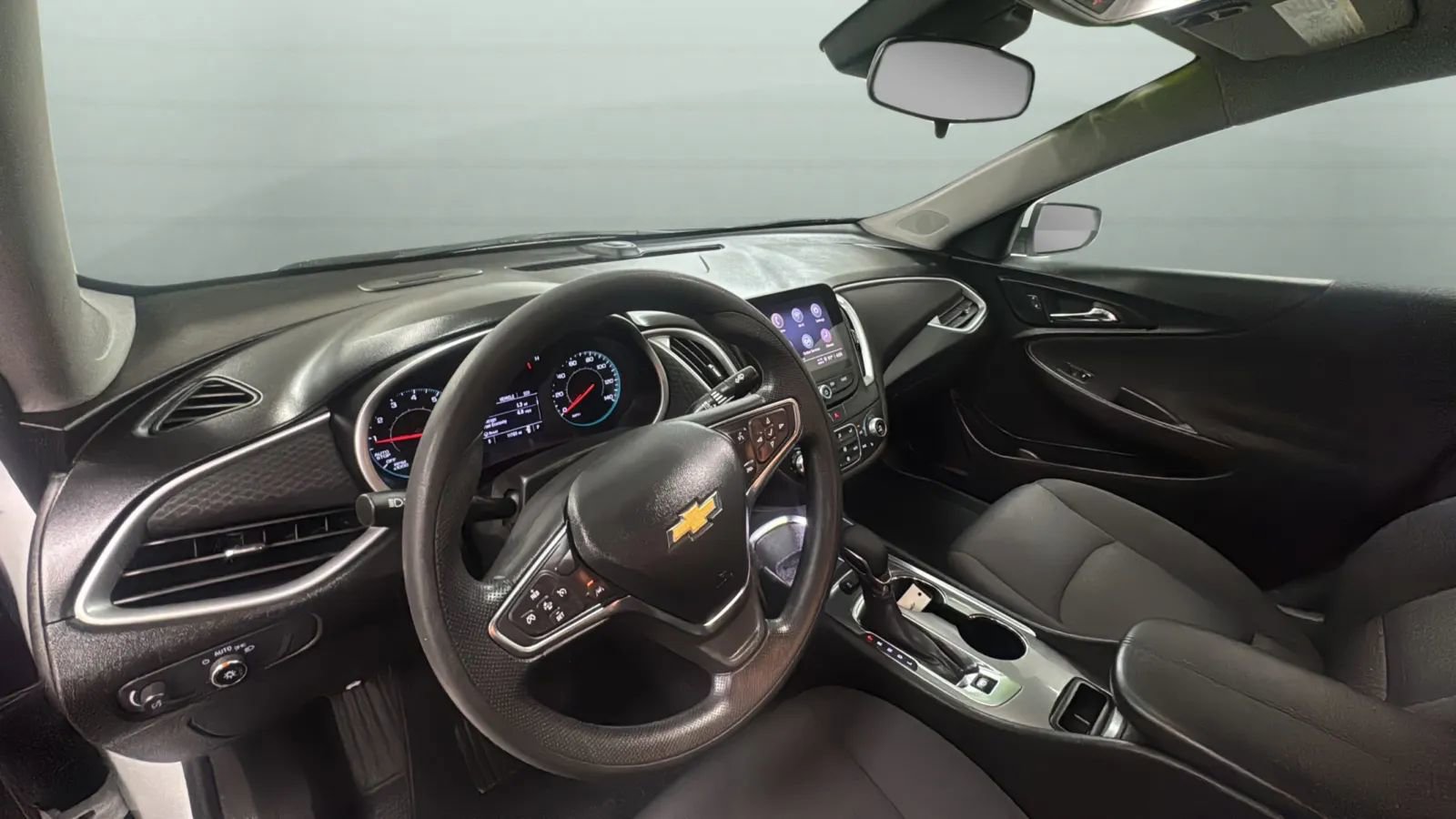 Used 2025 Chevrolet Malibu LT FWD image 10