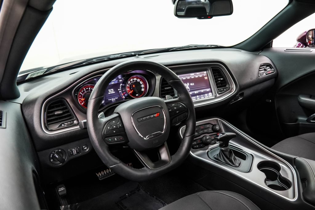 Used 2022 Dodge Challenger R/T Scat Pack RWD image 5