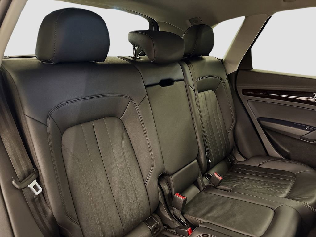 Used 2019 Audi Q5 Premium Plus AWD/4WD image 17