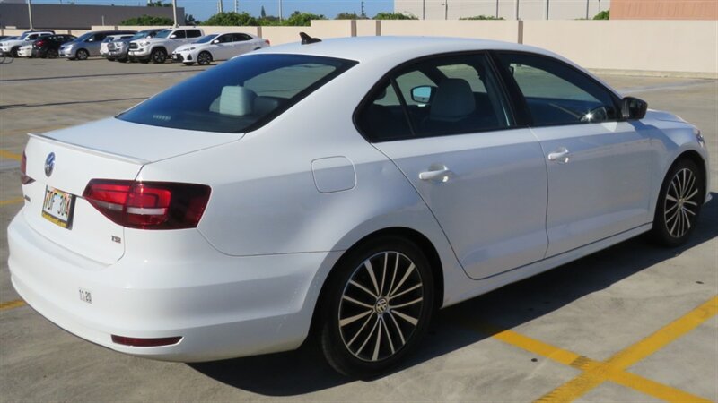 Used 2018 Volkswagen Jetta SE FWD image 6