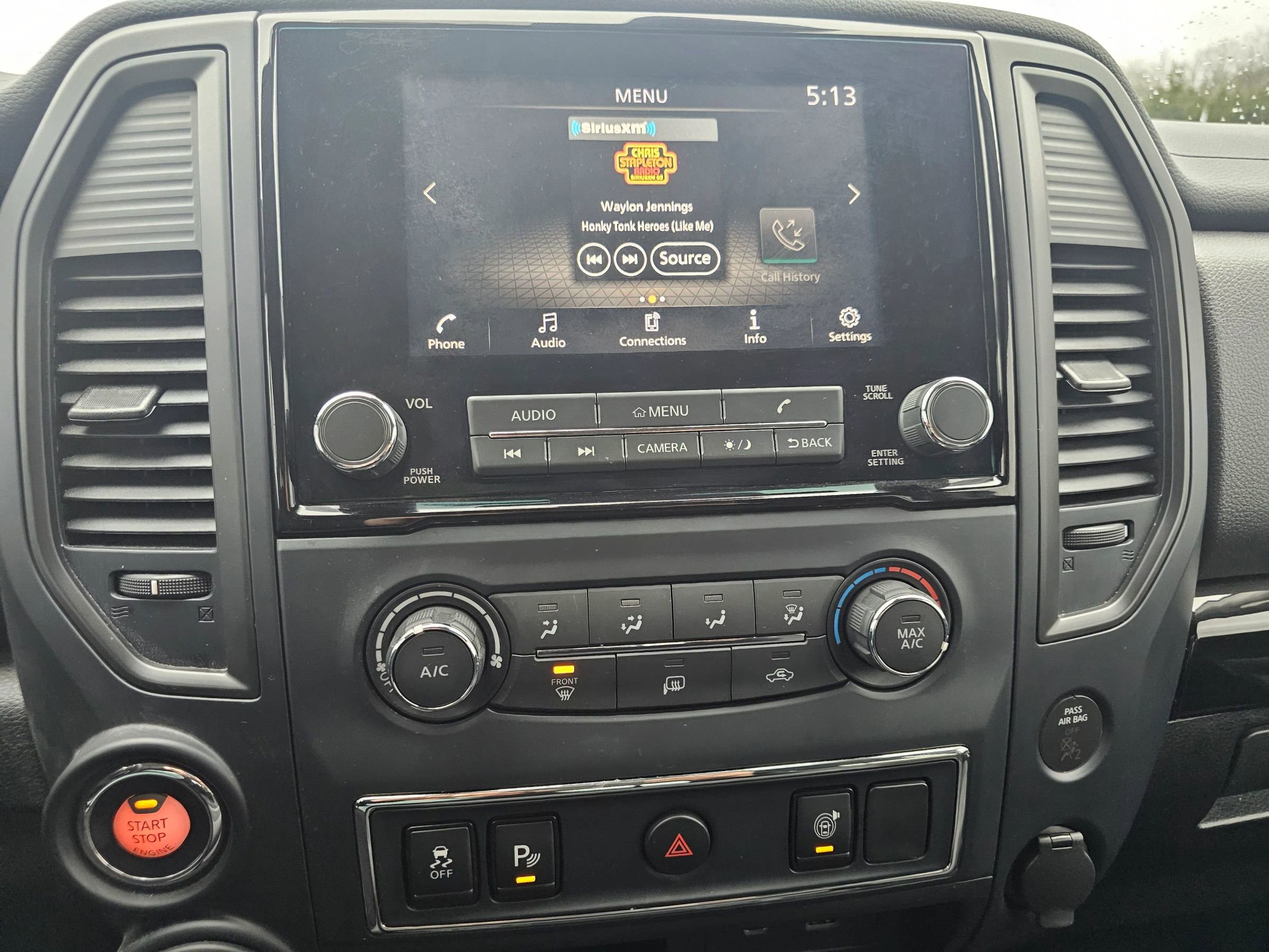 Used 2024 Nissan Titan SV w/ Accessory Utility Package image 9