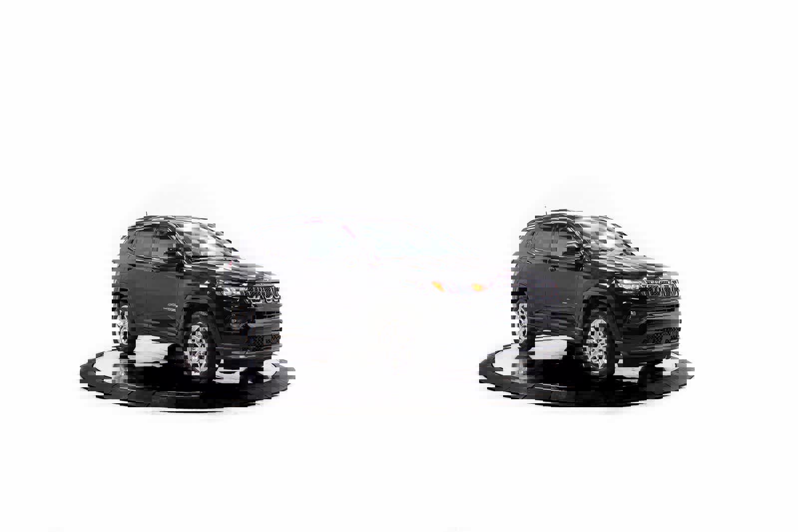 Used 2023 Jeep Compass Latitude image 10