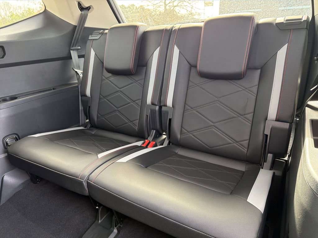 New 2026 Volkswagen Atlas Peak Edition image 15