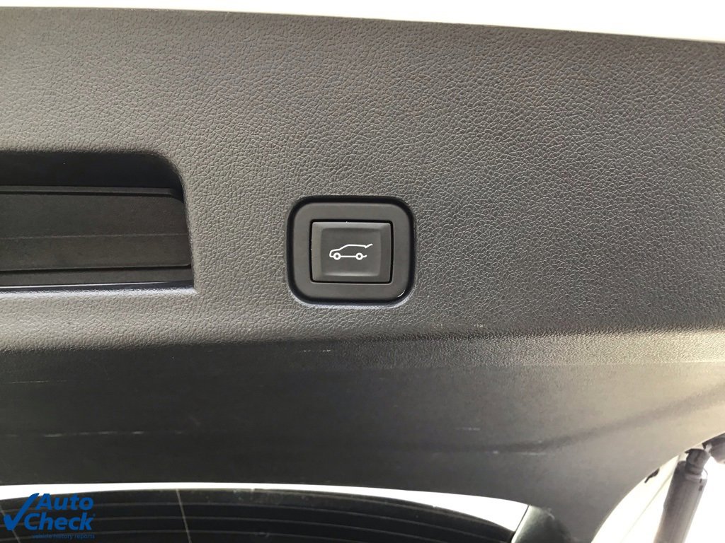 Used 2025 GMC Acadia Elevation image 7