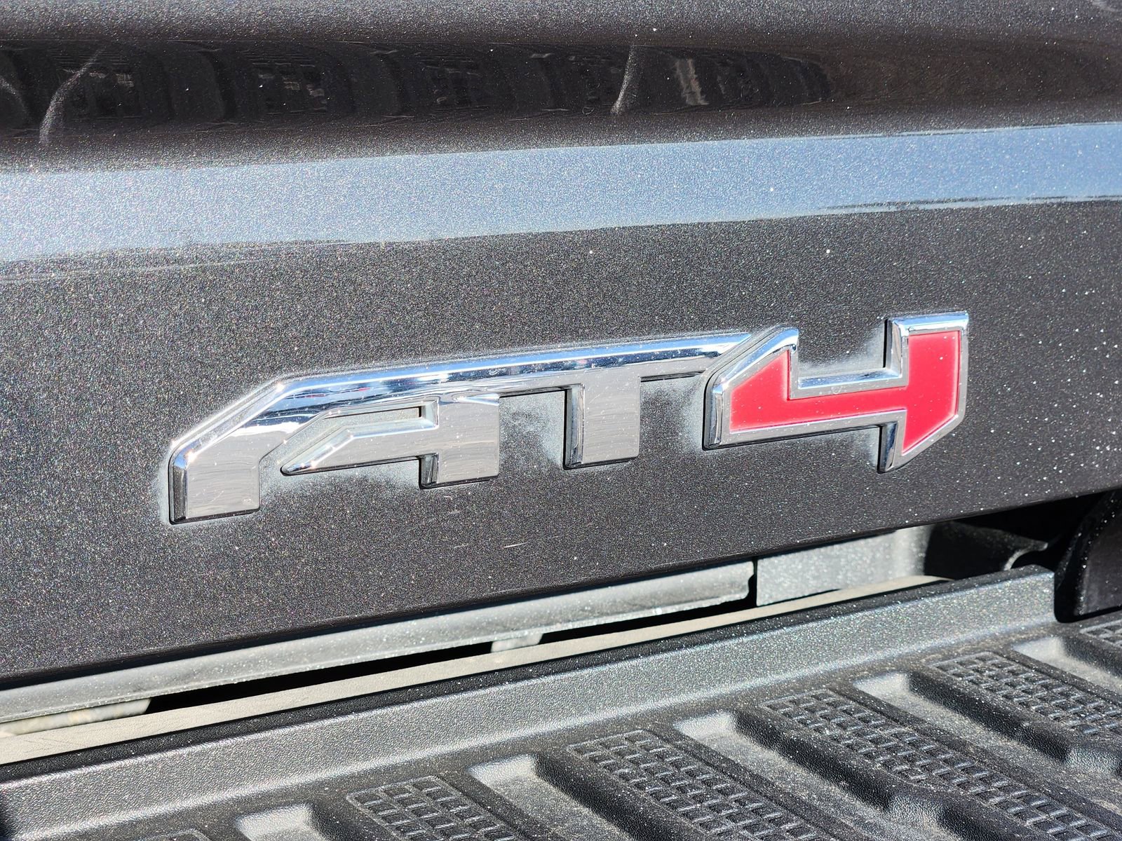 Used 2020 GMC Sierra 2500 AT4 w/ AT4 Premium Package image 13