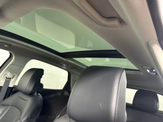 Used 2025 Kia Sportage EX w/ Premium Package FWD image 12