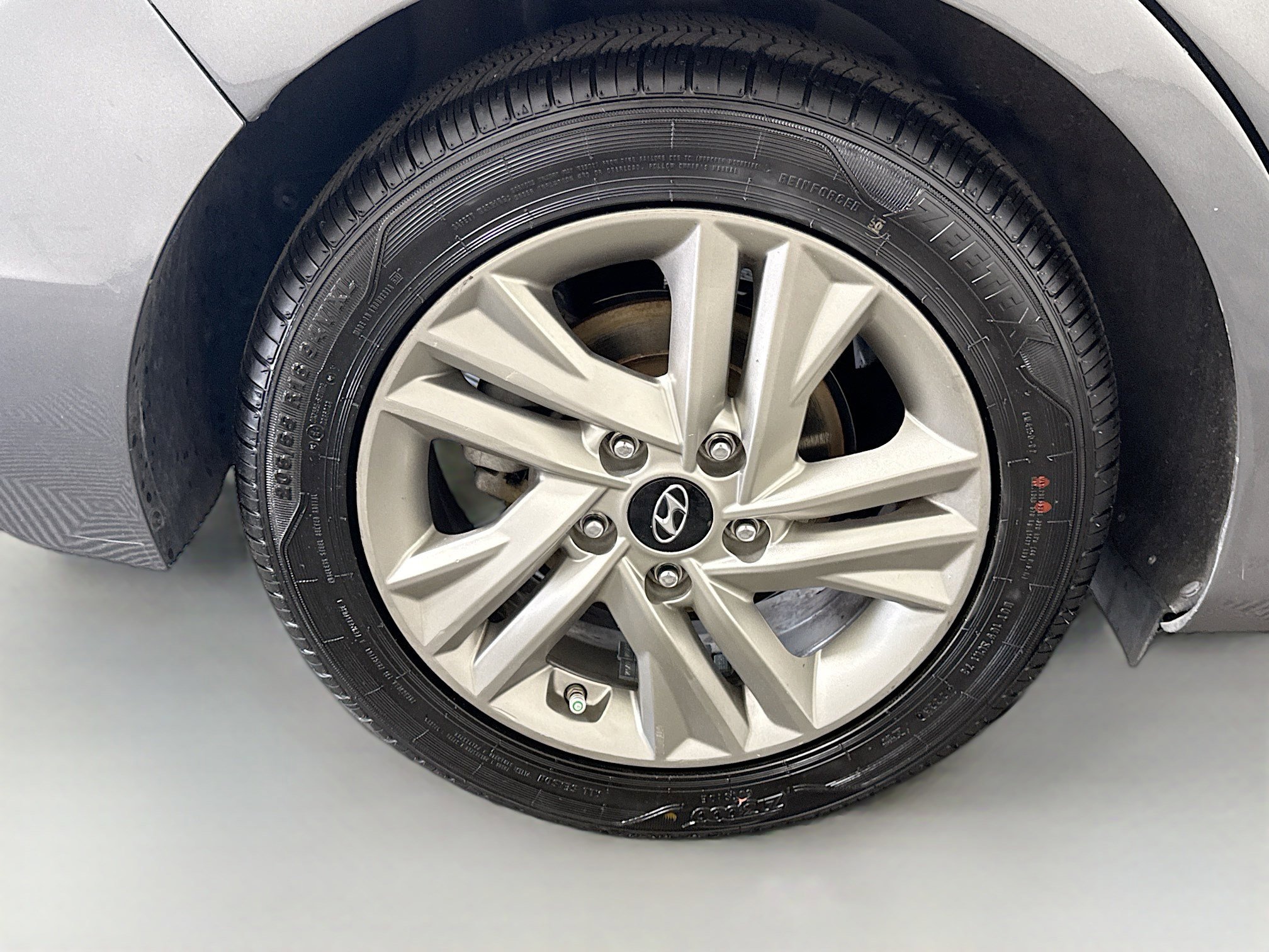 Used 2020 Hyundai Elantra SEL image 32