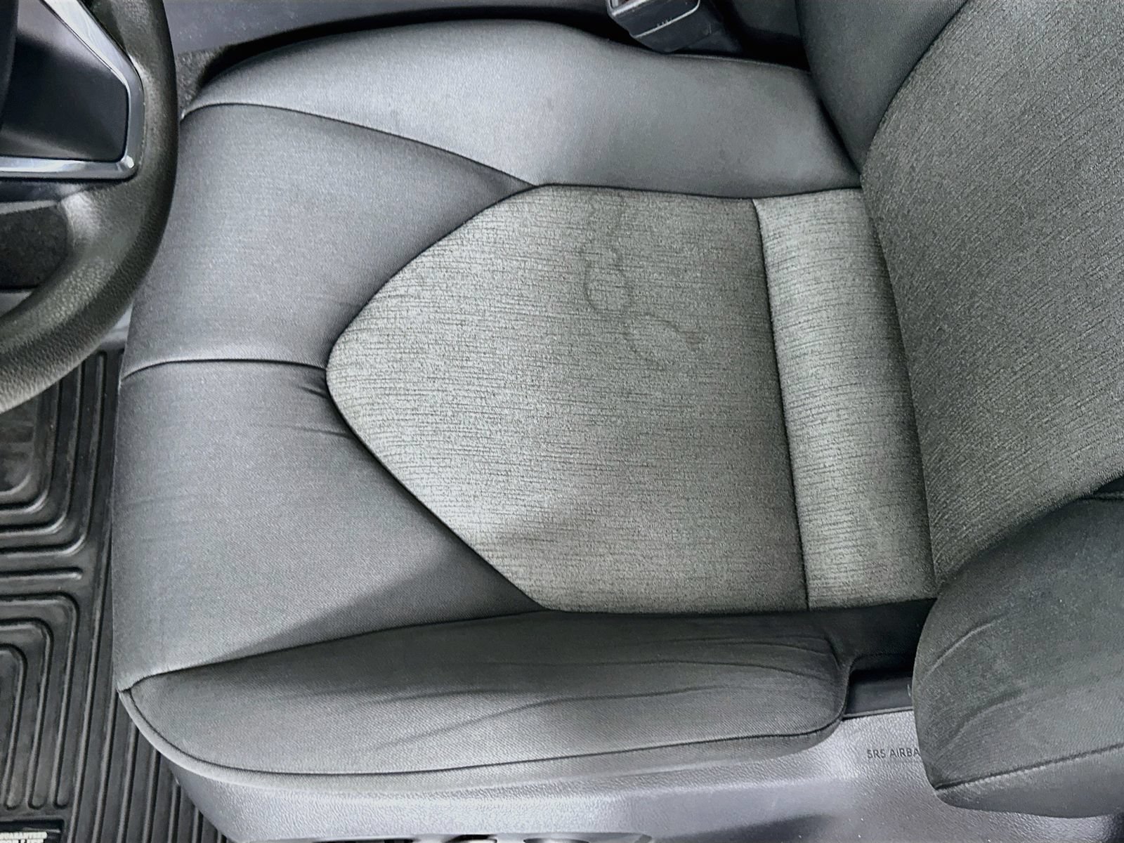 Used 2019 Toyota Camry LE FWD image 19