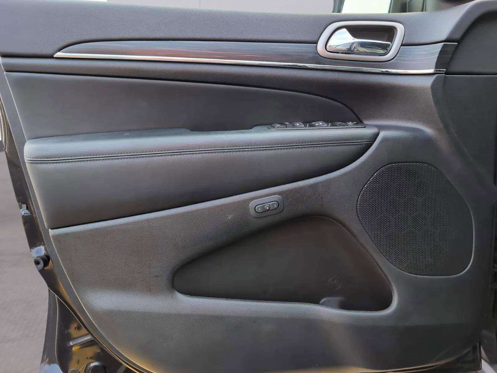 Used 2021 Jeep Grand Cherokee Limited image 13