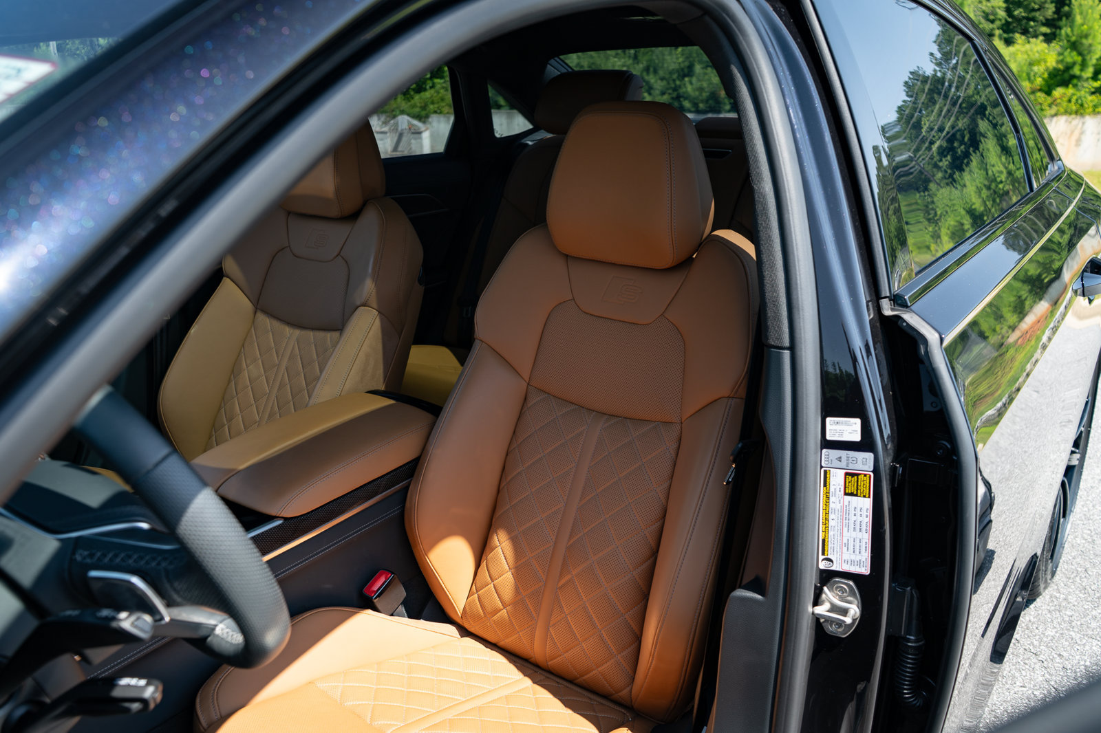 Used 2024 Audi S8 AWD/4WD image 33