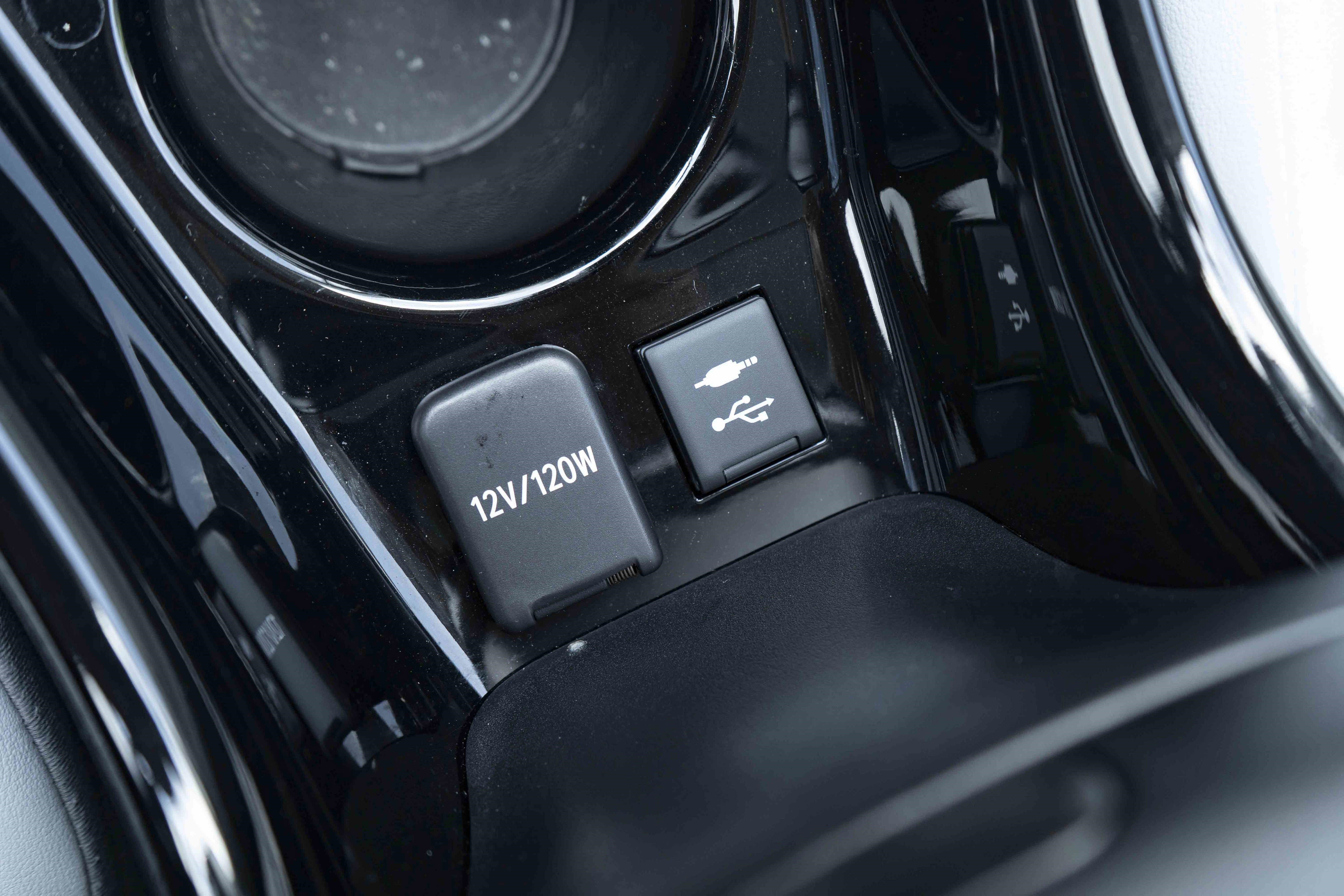 Used 2022 Toyota Prius Prime XLE image 29